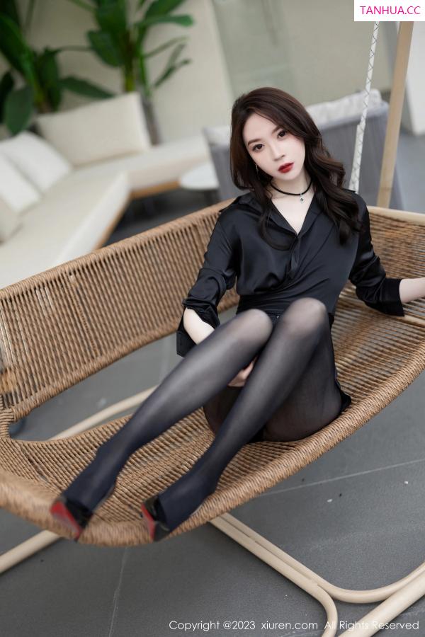 梦心玥  [XiuRen]高清写真图 2023.09.04 No.7332 梦心玥 黑丝美腿第19张图片